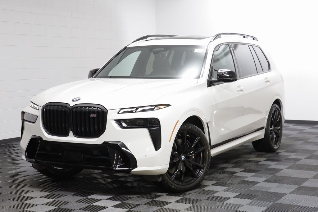 2025 BMW X7 M60i's photo