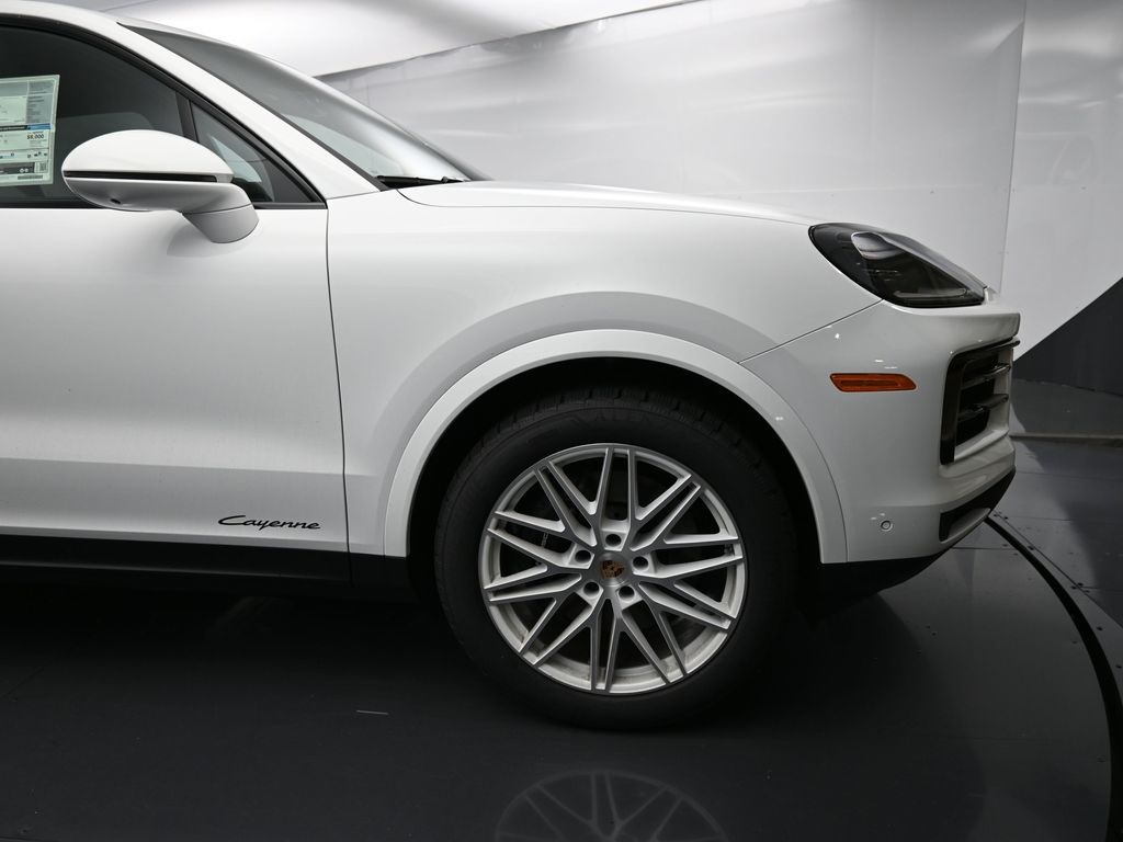 2026 Porsche Cayenne photo 17