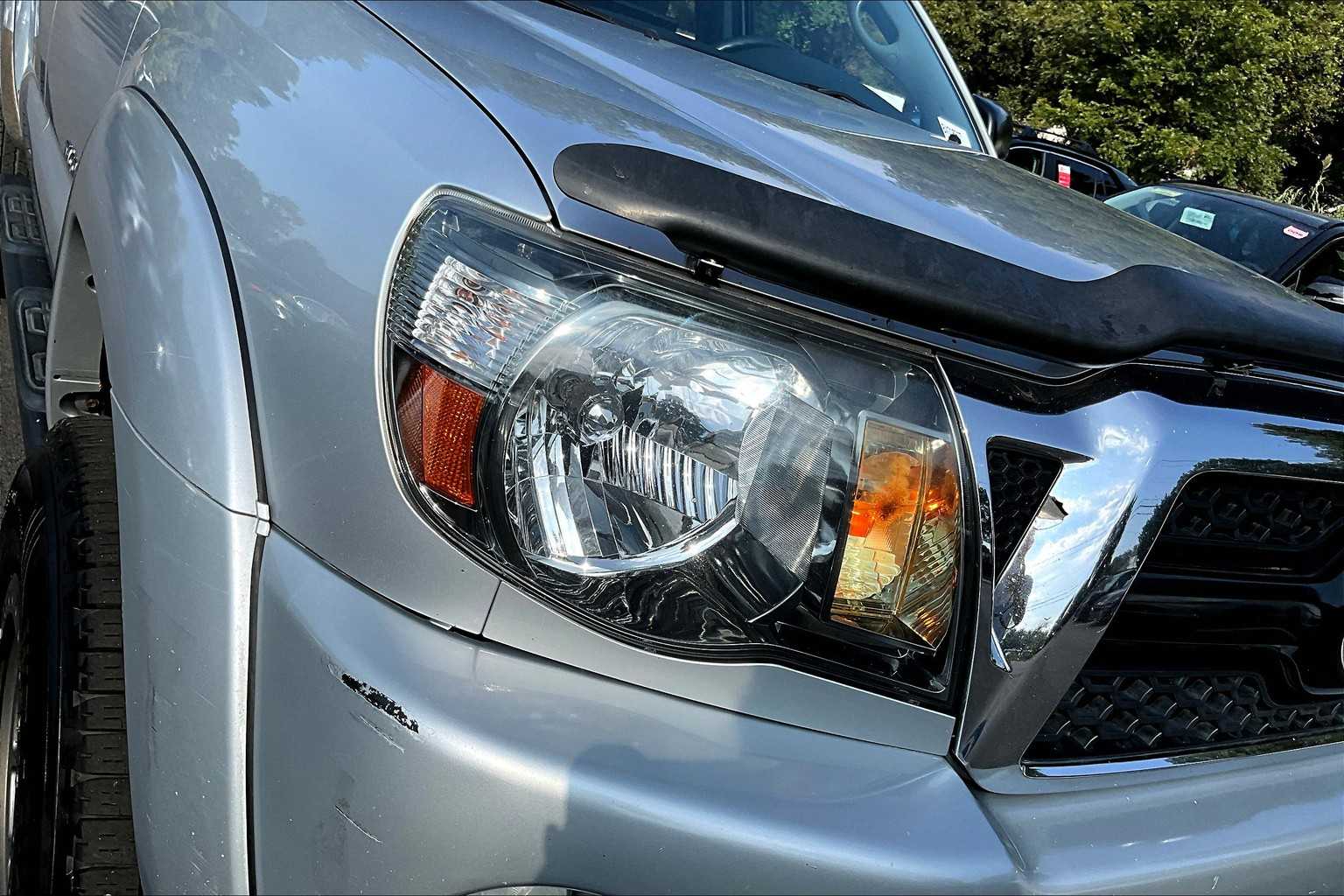 2011 Toyota Tacoma photo 22