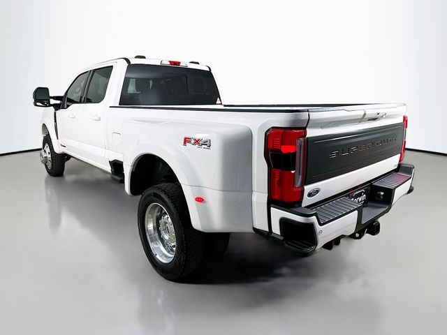 2025 Ford F-450 photo 5
