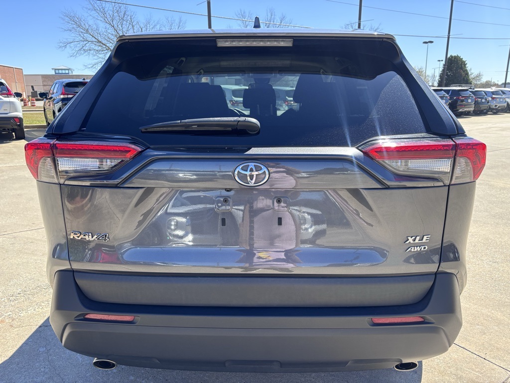 2022 Toyota RAV4 XLE photo 6