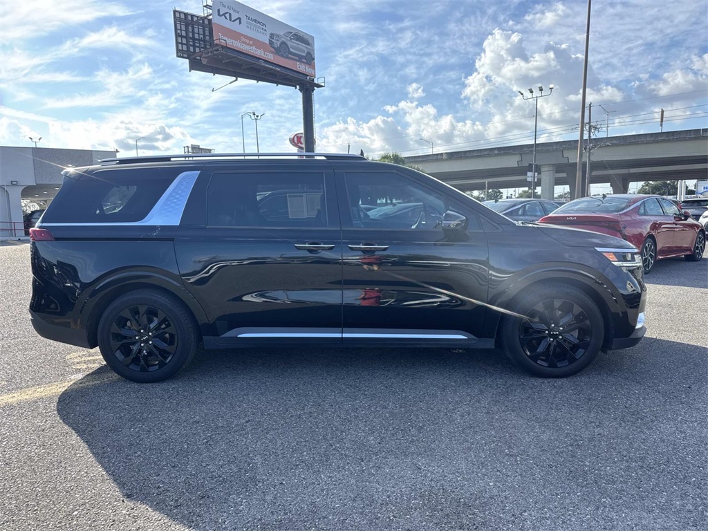 2022 Kia Carnival SX photo 4