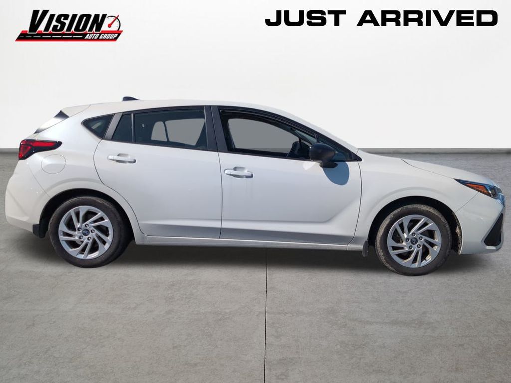 2024 Subaru Impreza Base photo 4