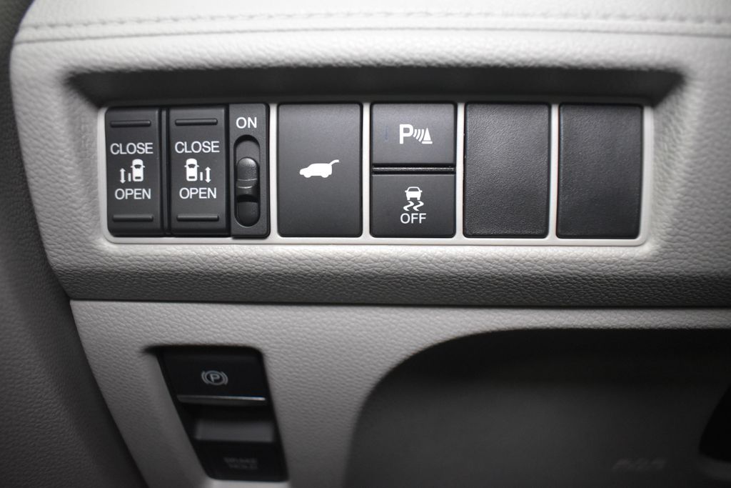 2026 Honda Odyssey Touring photo 14