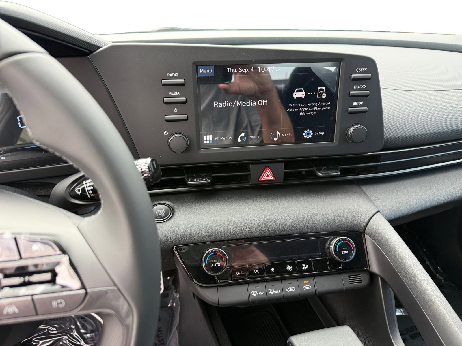2025 Hyundai Elantra SEL Sport photo 12