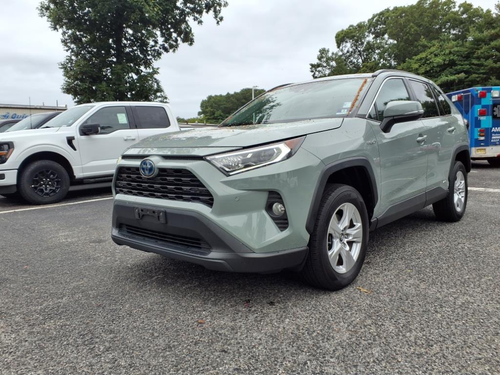 2019 Toyota RAV4 Hybrid XLE photo 2