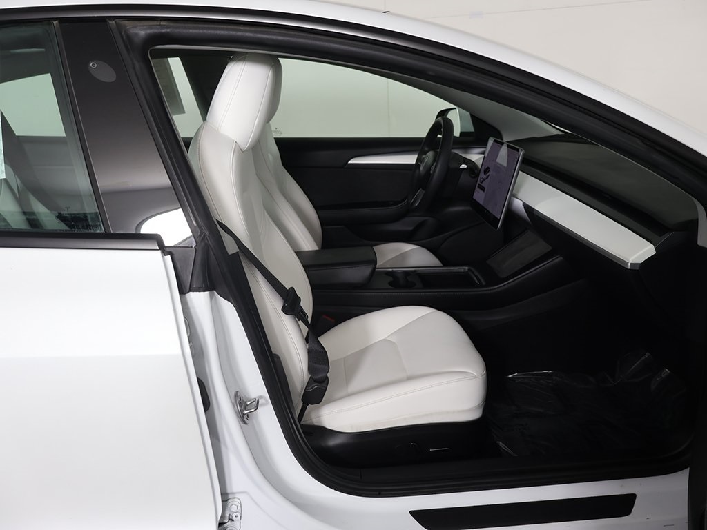 2021 Tesla Model 3 Standard Range Plus photo 18