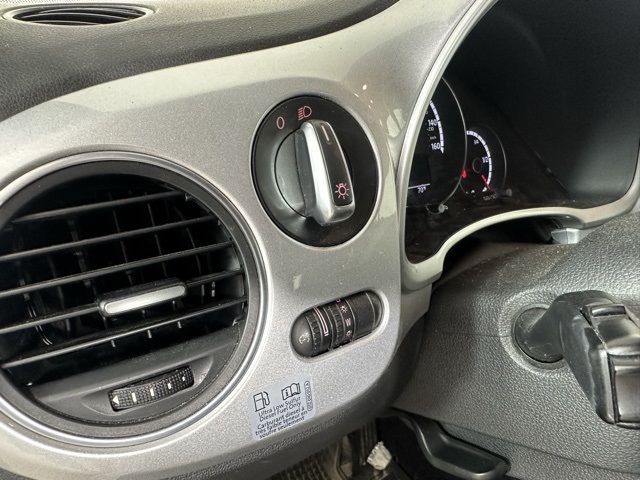 2014 Volkswagen Beetle TDI photo 19