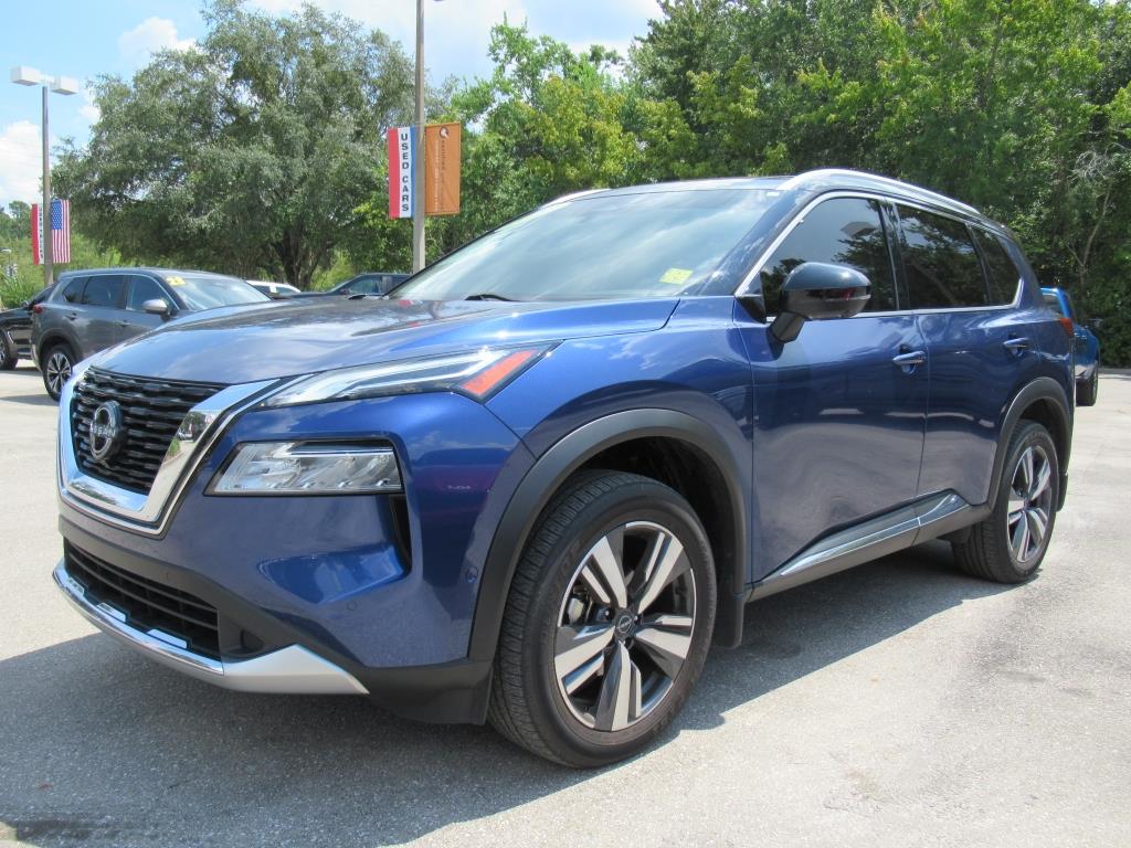2023 Nissan Rogue Platinum photo 3