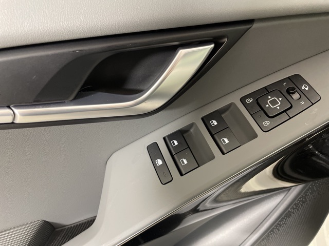 2025 Kia Niro EX Touring photo 17