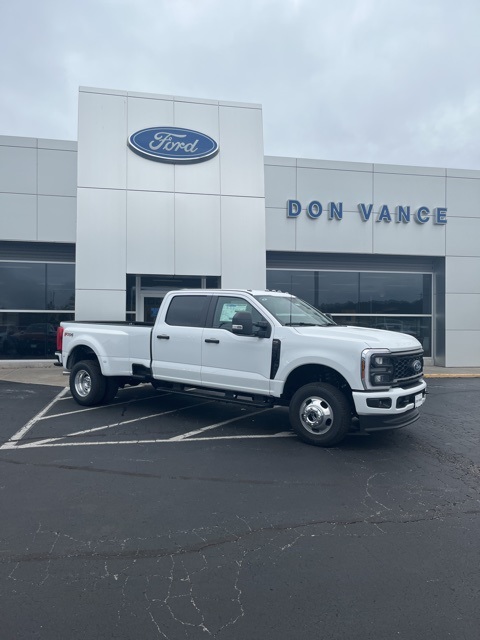 2026 Ford F-350 Super Duty XL's photo
