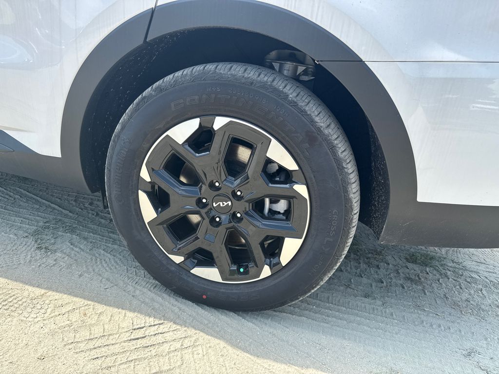 2025 Kia Sorento S photo 18