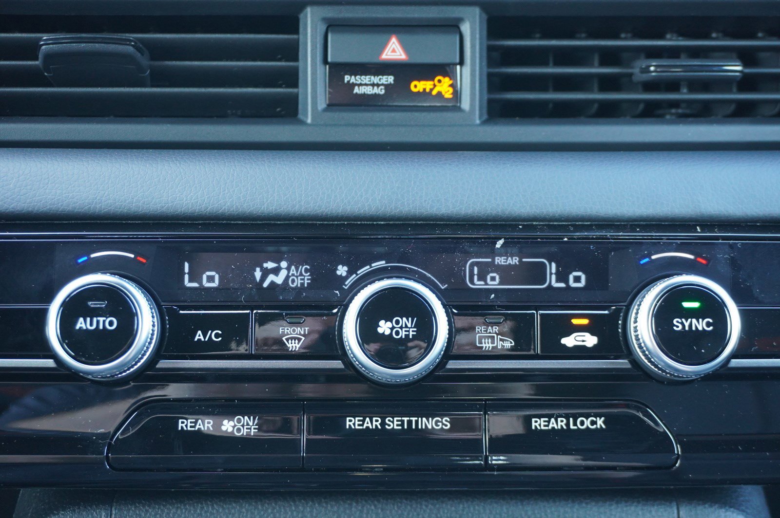 2025 Honda Pilot TrailSport photo 5