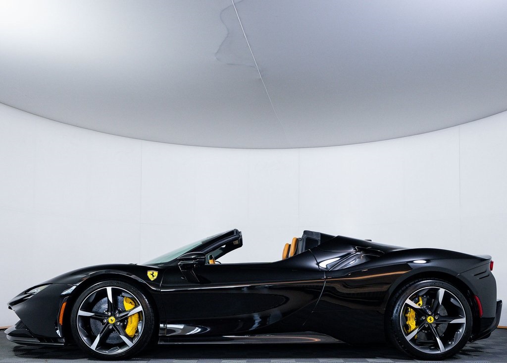 2023 Ferrari SF90 Spider Base photo 7