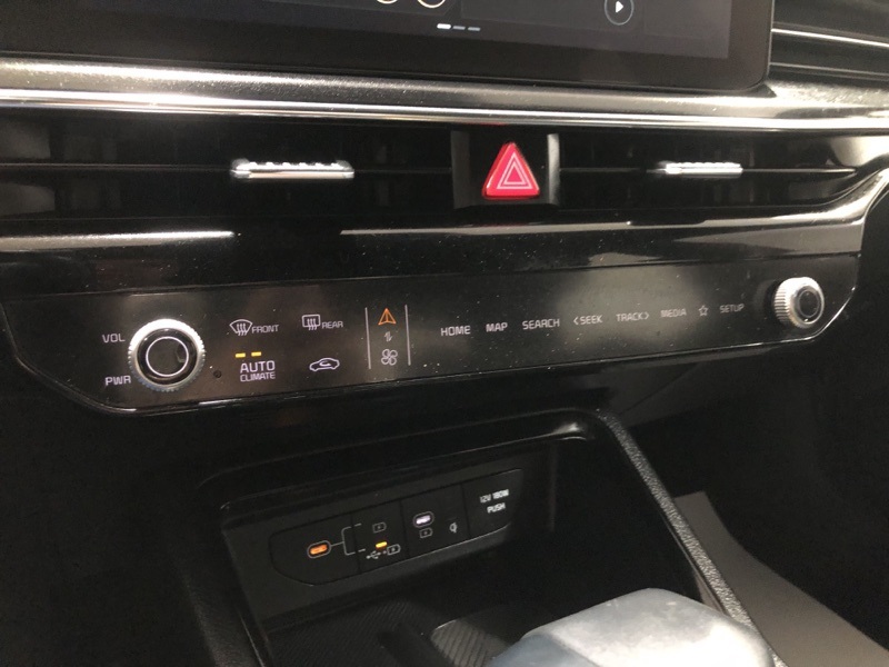 2025 Kia K5 GT-Line photo 28