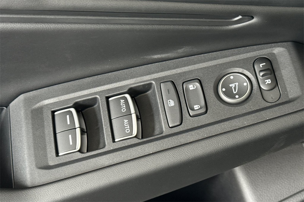 2025 Honda Accord Hybrid EX-L photo 5