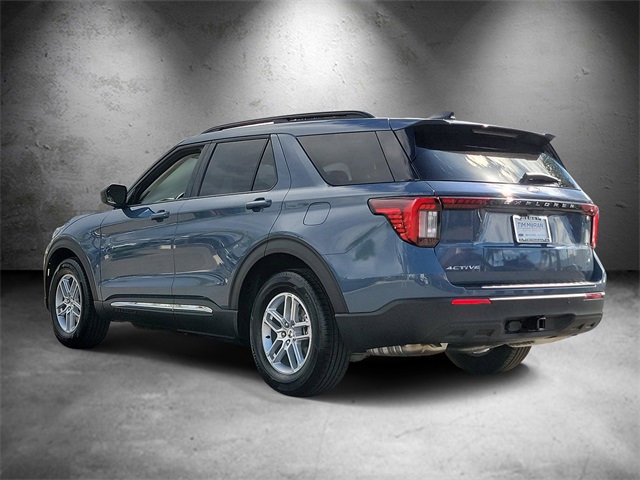 2025 Ford Explorer photo 3