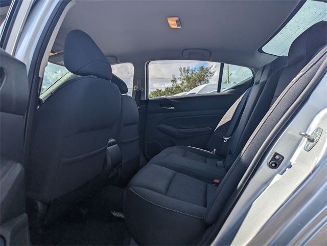 2019 Nissan Altima 2.5 S photo 7