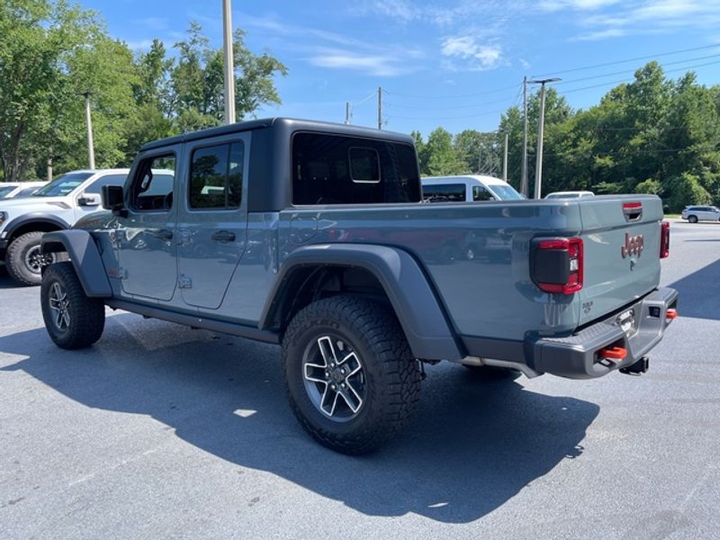 2024 Jeep Gladiator Mojave photo 9