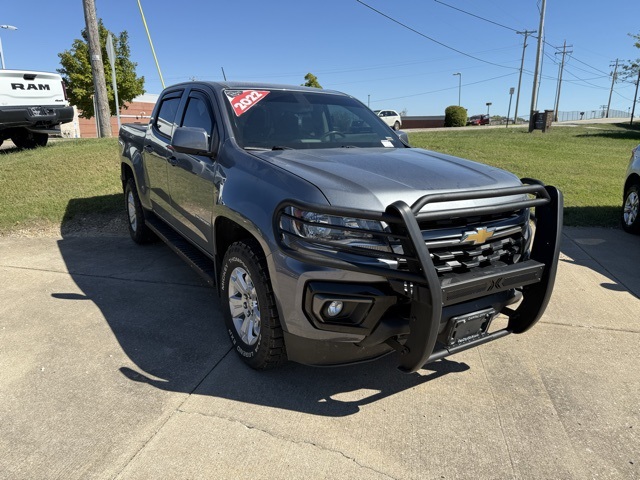 2022 Chevrolet Colorado LT photo 2