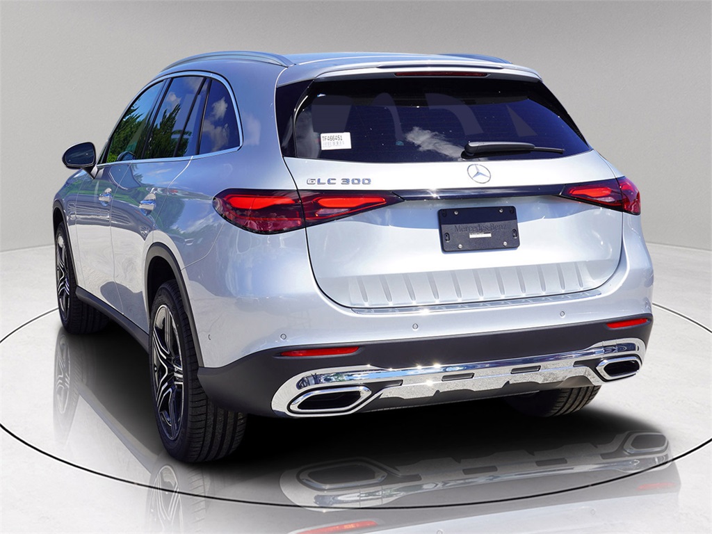 2026 Mercedes Benz GLC 300 photo 4