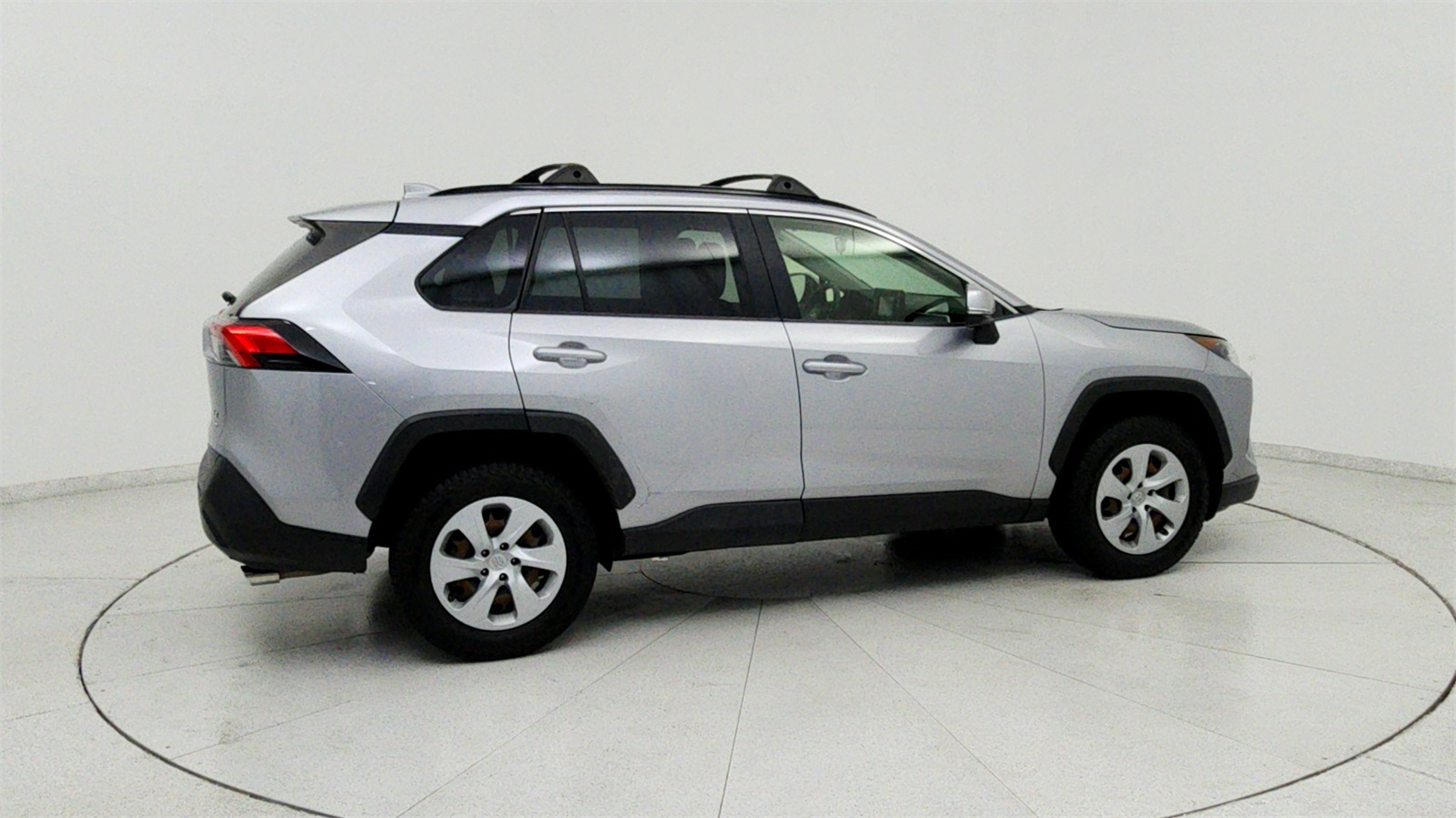 2019 Toyota RAV4 LE photo 7