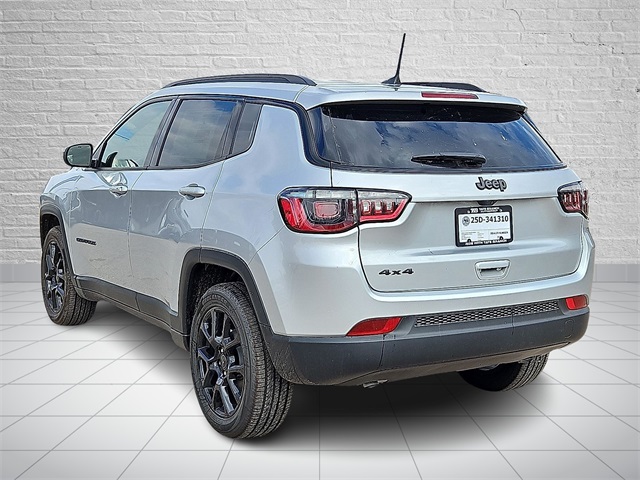 2026 Jeep Compass Latitude photo 3