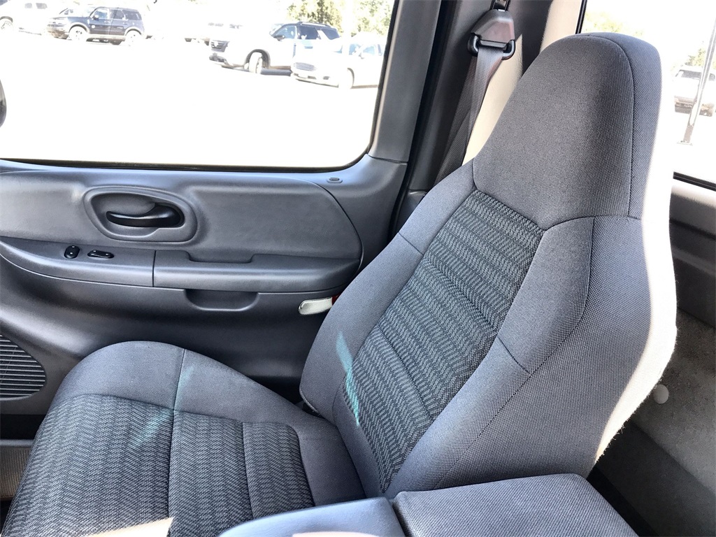 2002 Ford F-150 photo 19