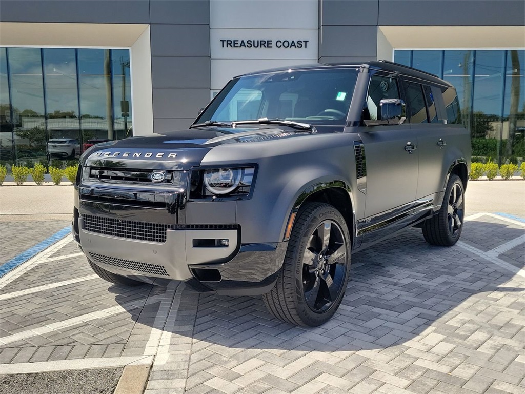 2026 Land Rover Defender V8's photo