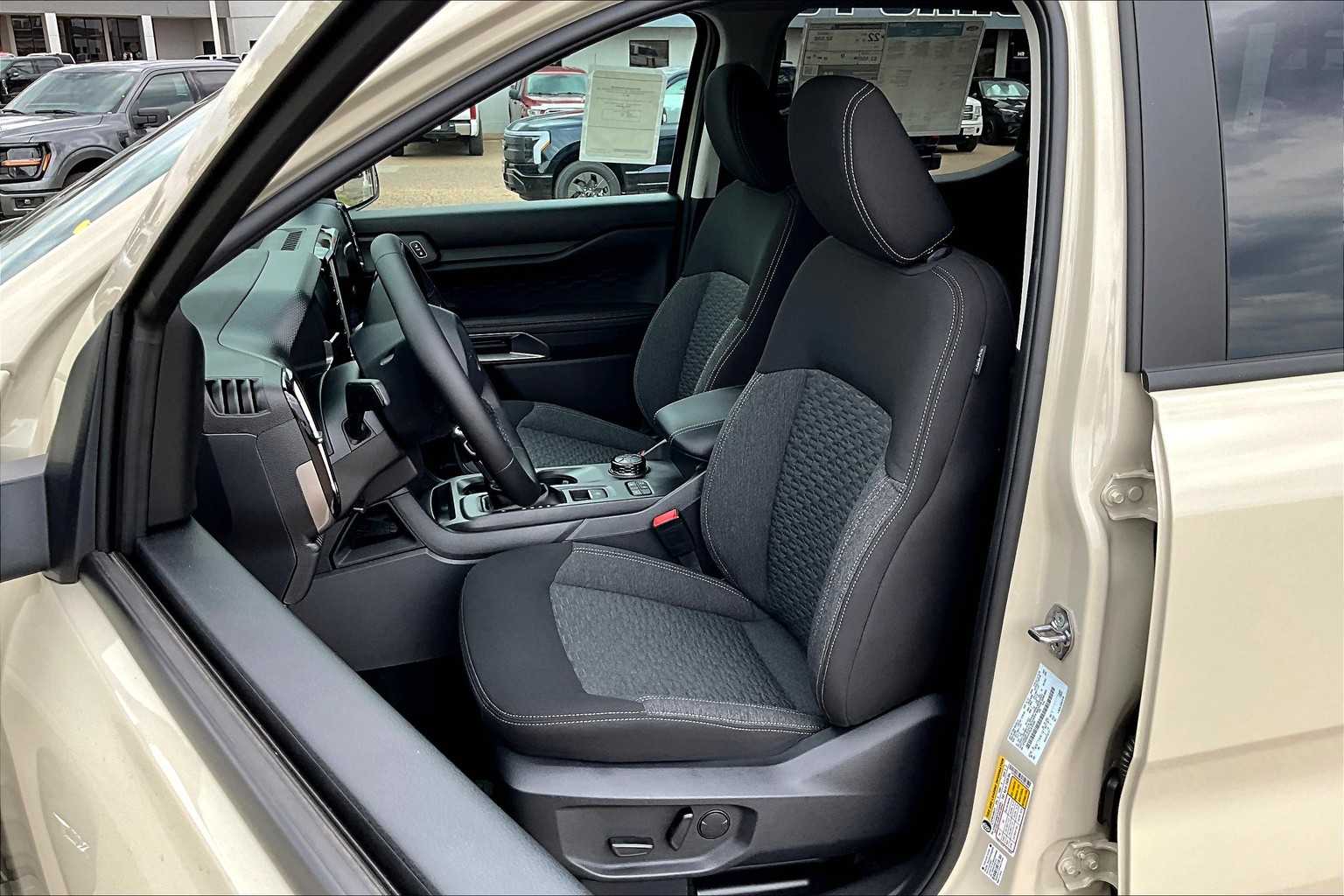 2025 Ford Ranger XLT photo 9
