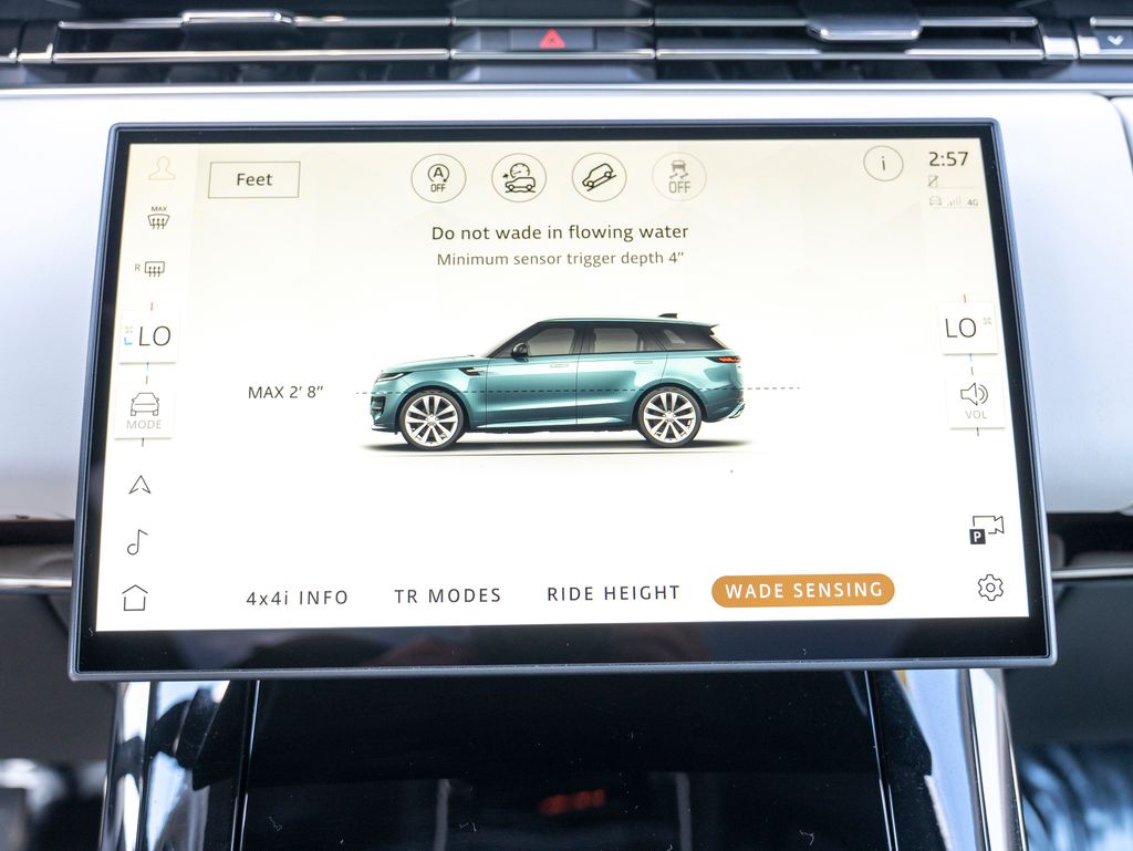 2025 Land Rover Range Rover Sport SE photo 22