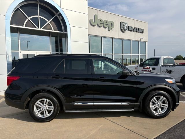 2023 Ford Explorer XLT photo 6