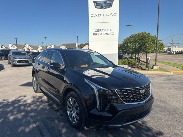 2022 Cadillac XT4 Premium Luxury photo 3