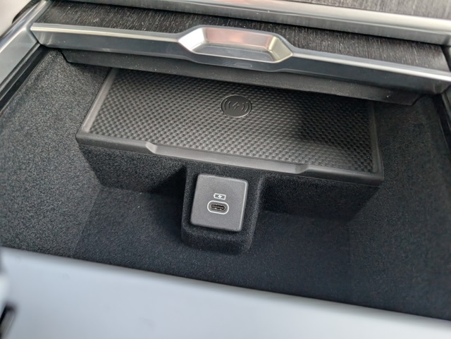 2025 Land Rover Range Rover SE photo 14