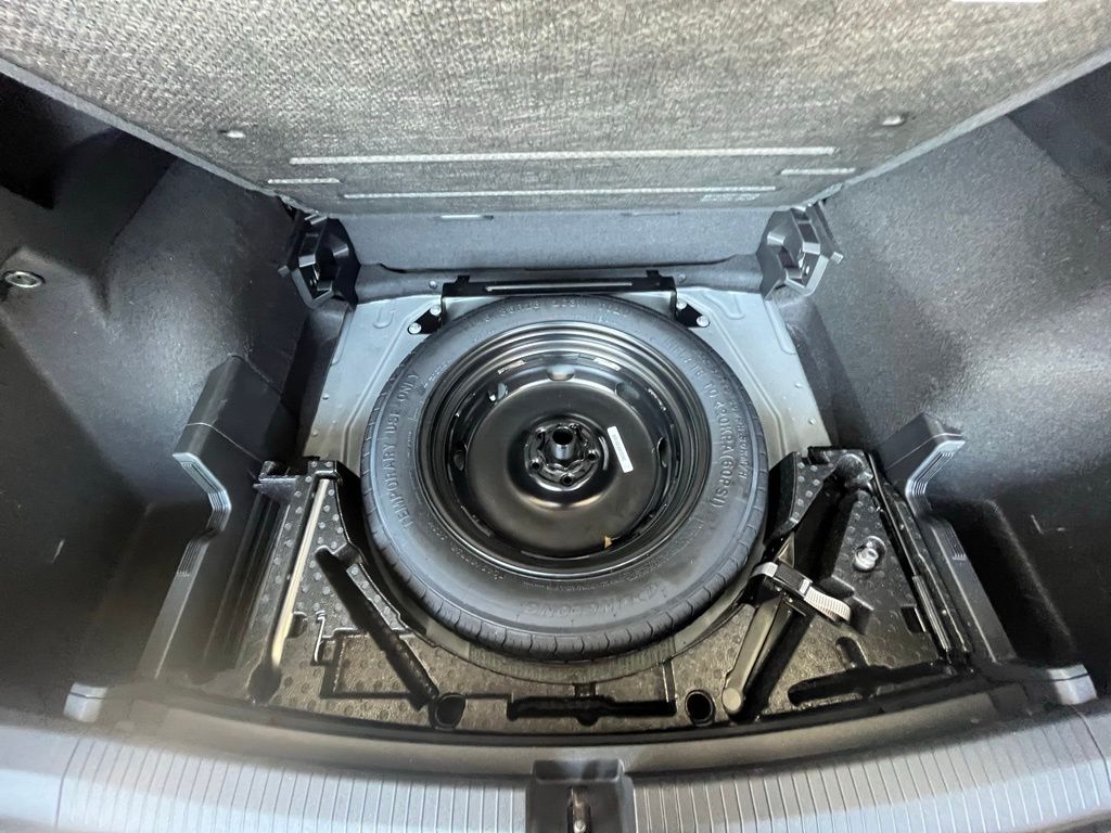 2024 Volkswagen Tiguan SE Wolfsburg Edition photo 27
