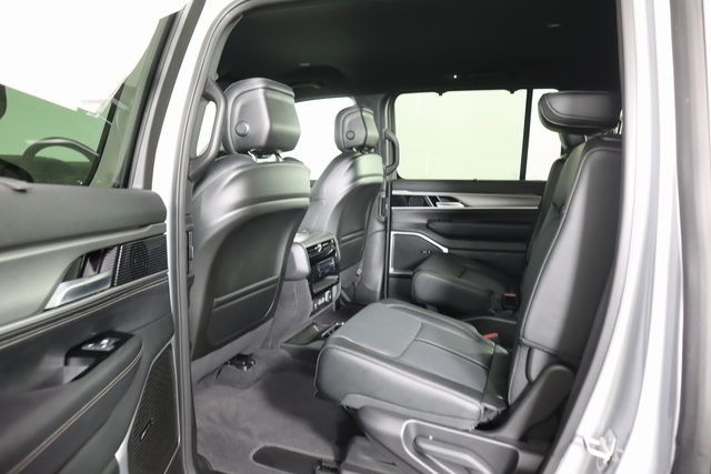 2025 Jeep Wagoneer Series II photo 7