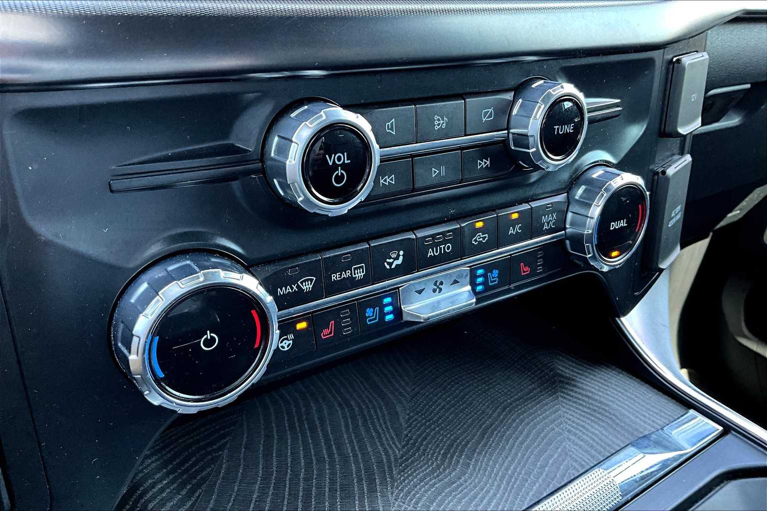 2022 Ford F-150 Platinum photo 33
