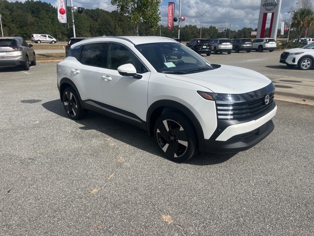 2025 Nissan Kicks SR's photo