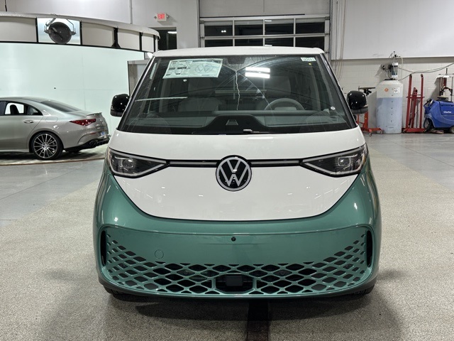 2025 Volkswagen ID. Buzz photo 3