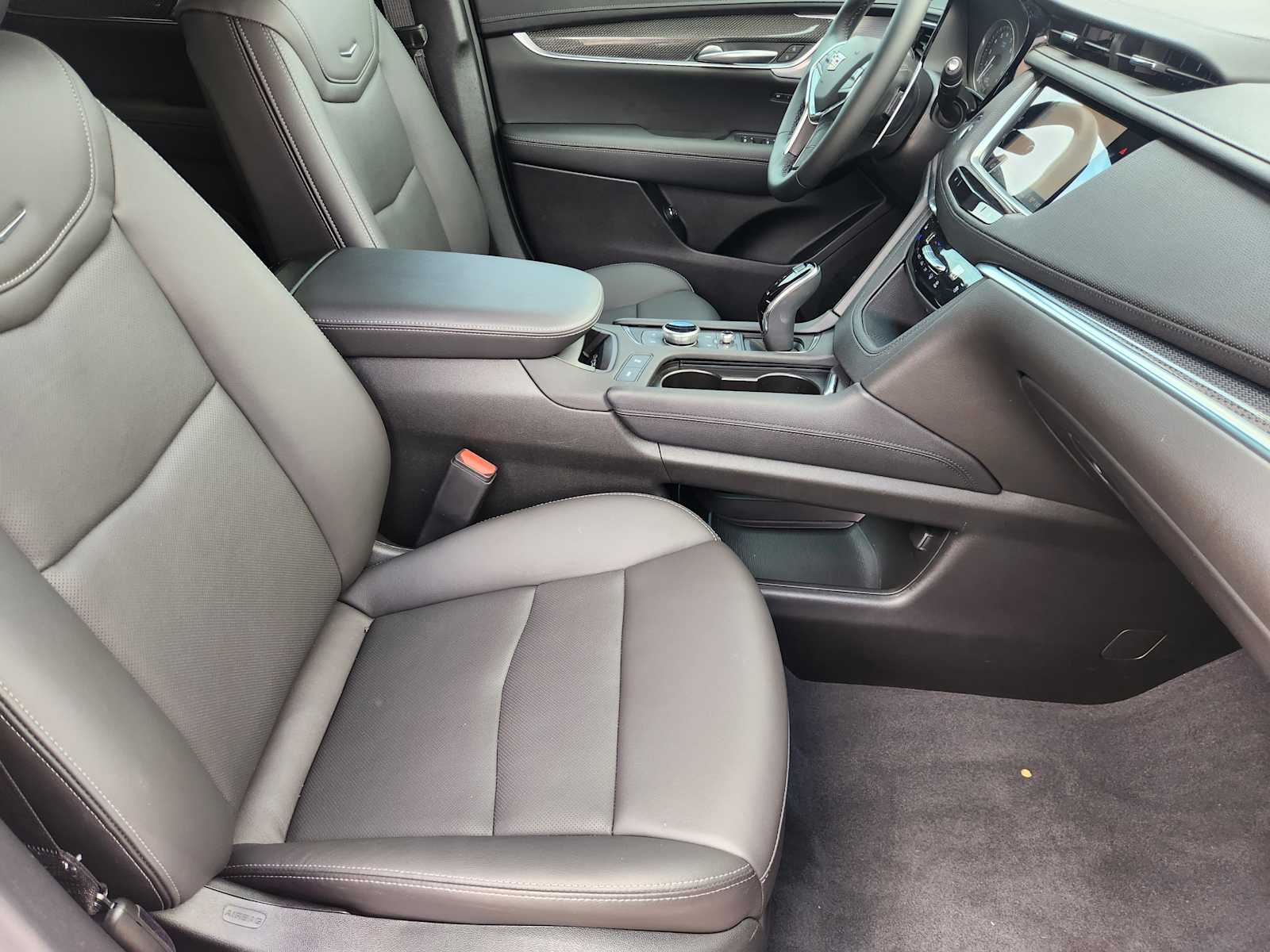 2025 Cadillac XT5 Sport photo 9
