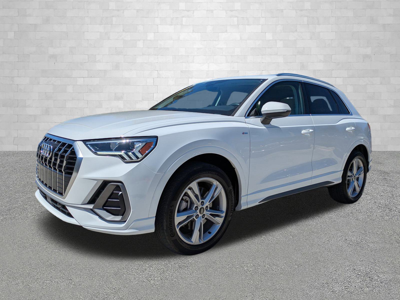 2023 Audi Q3 S line Premium photo 4