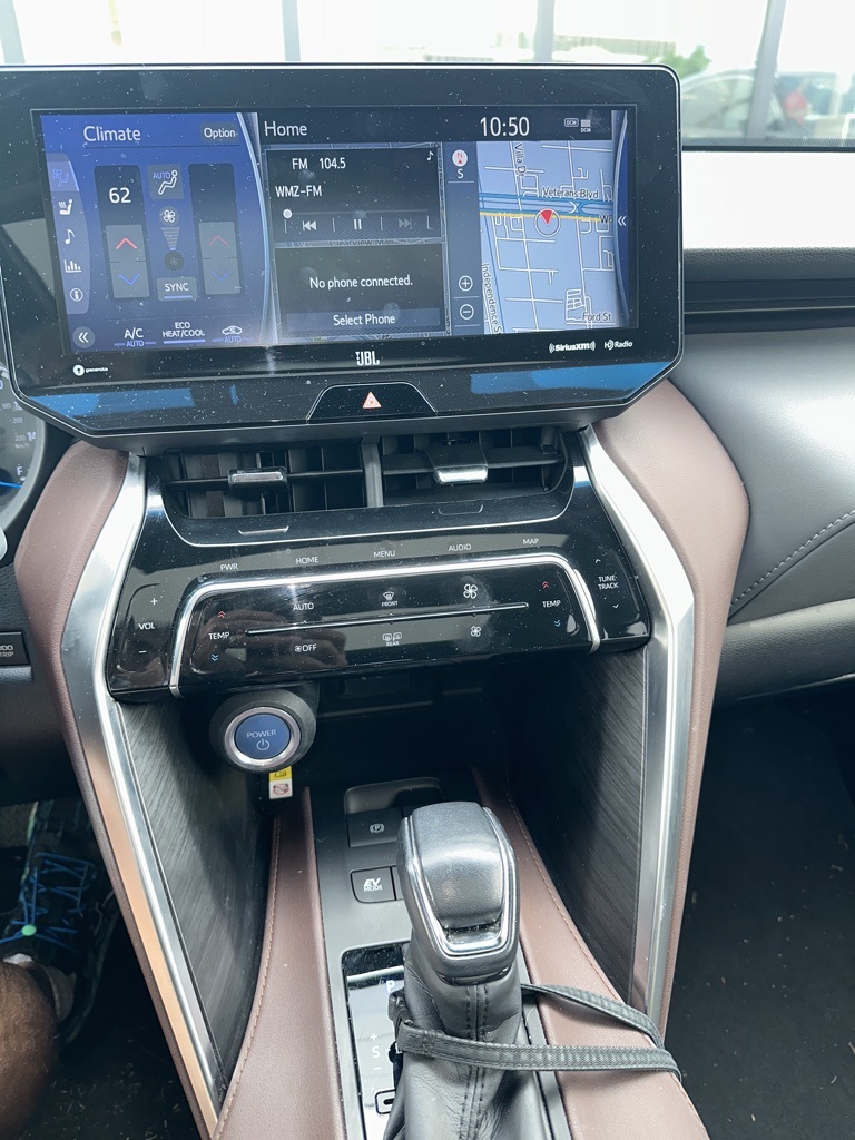 2022 Toyota Venza Limited photo 3