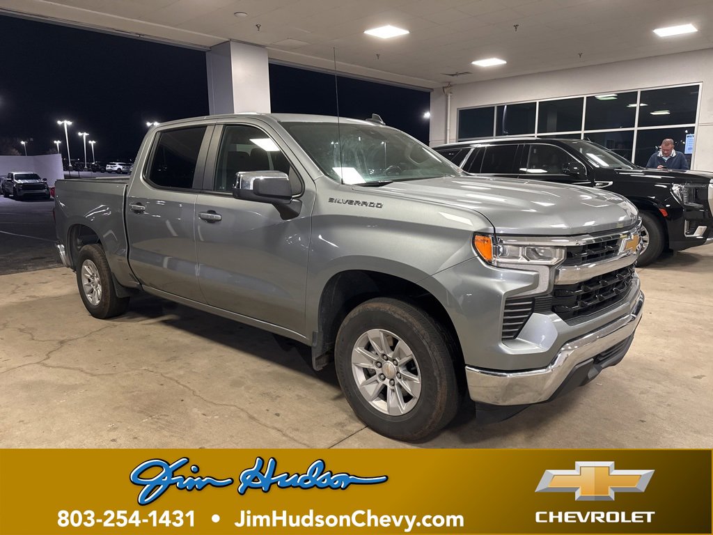 2025 Chevrolet Silverado 1500 LT's photo