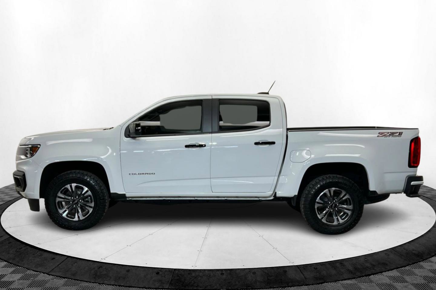 2022 Chevrolet Colorado Z71 photo 2