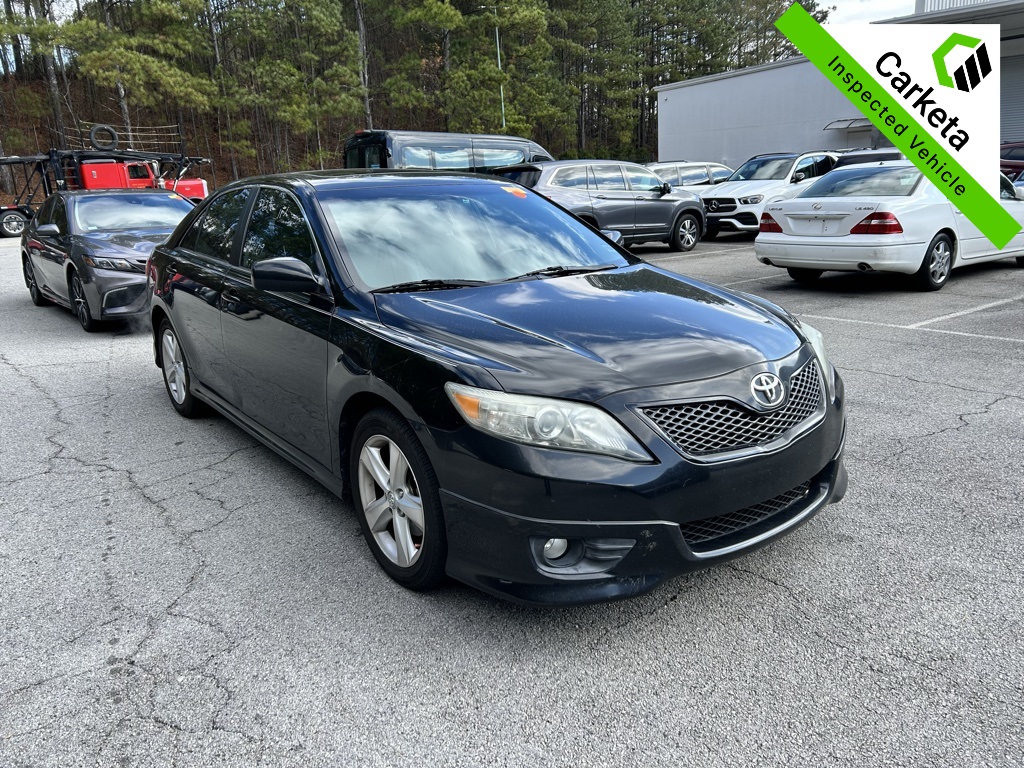 2011 Toyota Camry SE's photo