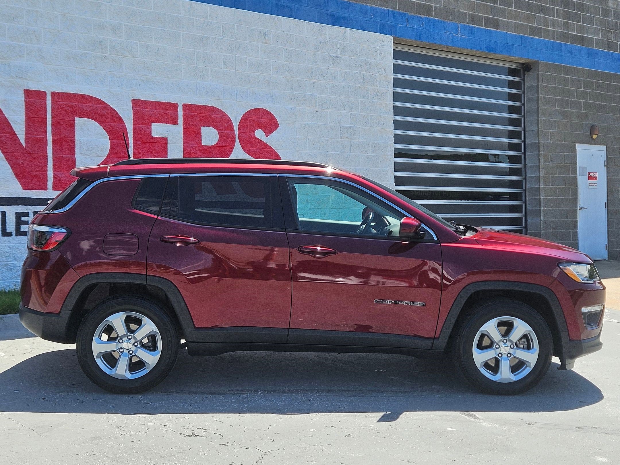 2021 Jeep Compass Latitude photo 6