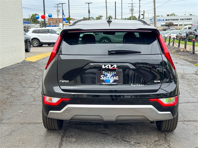 2025 Kia Niro EX Touring photo 4