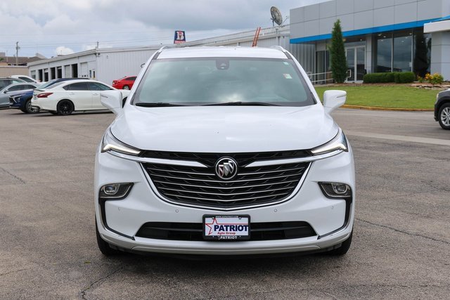 Used 2024 Summit White Buick Premium image 3