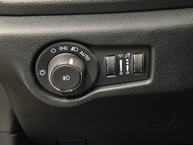 2026 Chrysler Pacifica photo 22