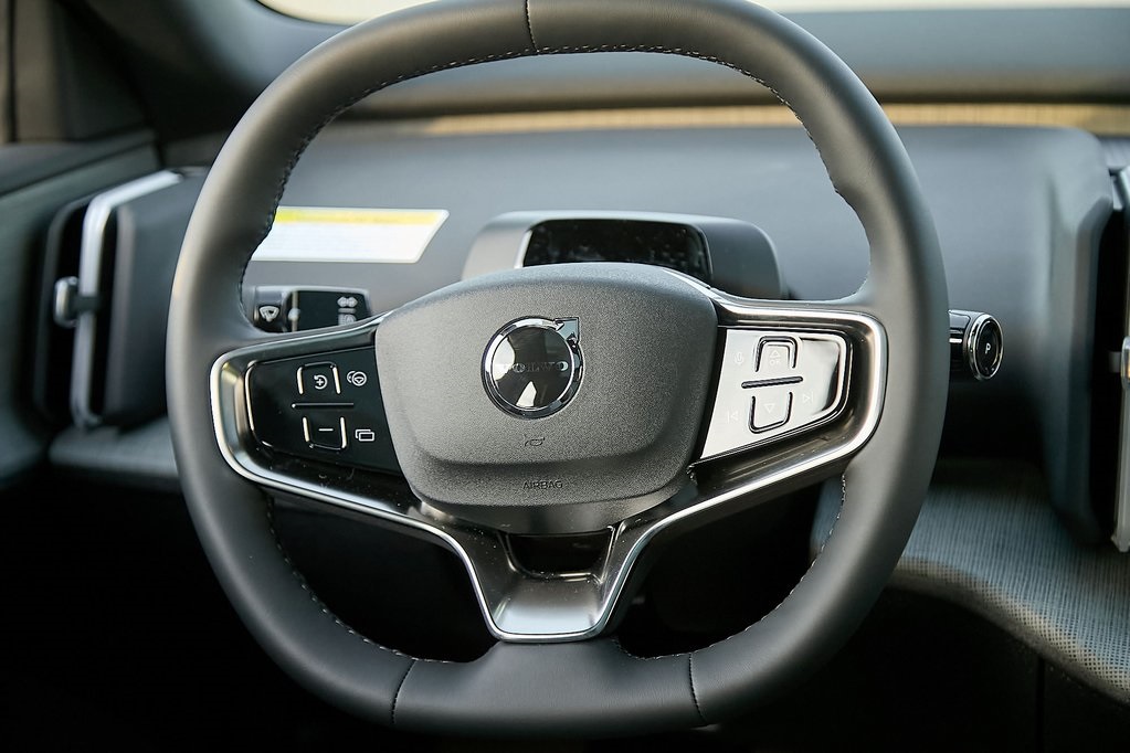 2026 VOLVO EX30 CC - Image 24
